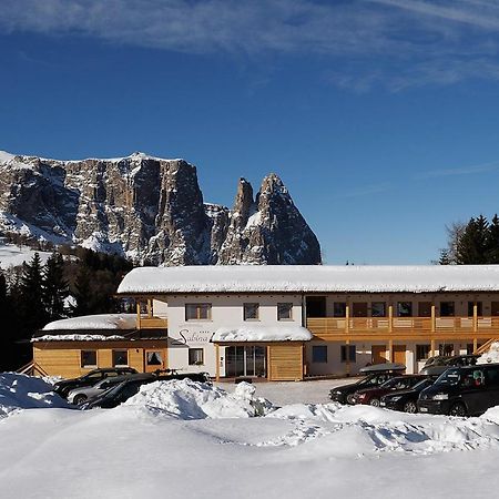 Hotel Ferienparadies Sabina Alpe Di Siusi Exterior foto